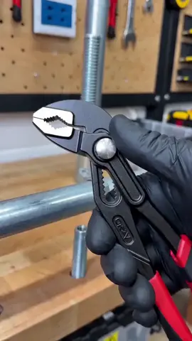 Quick Release Pump Pliers Set, Large & Small, Durable Tool for Plumbing Tasks, Easy Operation, Home Use & Professional Work, Multi Function Pliers #handtools #hometools #toolstorage #trucktools #toolsandgear #workshoptools #electriciantools #practicaltools #handymantools #mechanicaltools