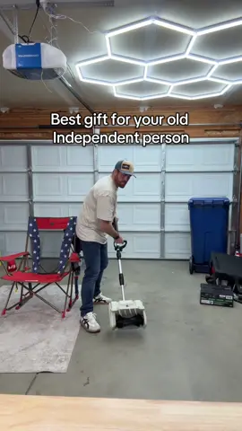 Snow shovel on sale now #DEALSFORYOUDAYS #fathersdaygift #snowshovel #electricshovel #snowblower 