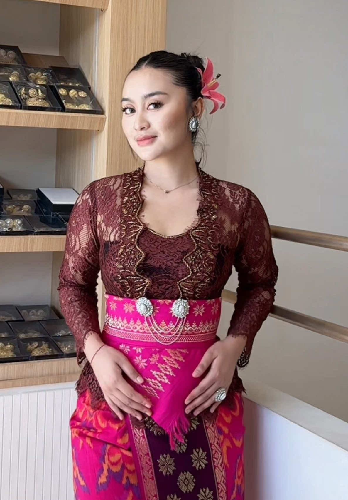 ALL ITEMS SALE DI KEDUA CABANG @cerrykebaya !!! catet tanggal nya 11-14 juni cerry kebaya SALE All Items! berlaku di kedua cabang store di ubud & denpasar! #kebaya #sale #galungandankuningan #bali 
