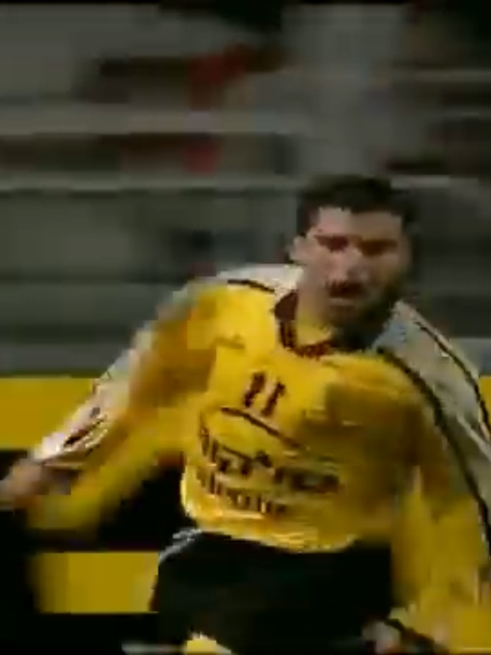 💛🖤 ניצחון ענק ומהפך בכיכובו של אלון מזרחי עם שלושער נגד מכבי חיפה ב1-3 בטדי. 💛🖤 #אלוןמזרחי #fyp #פוריו #beitarjerusalem #ויראלי @Israel @Beitar Jerusalem F.C @beitar_jerusalem_fan @בית''ר הדגל של המדינה @Bₑᵢₜₐᵣ fᵣₒₘ Iₛᵣₐₑₗ @ביתר ירושלים @TikTok 