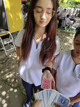 Truco de magia las deja pensando su existencia 😱🤣#elchicodelamagia #magia #magictrick #trucodemagia #magic 