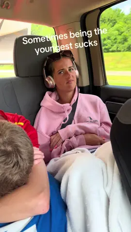 No one likes being stuck in the middle seat #roadtrip #youngest #middleseat #familytime 