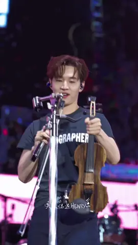 Henry is such a fluff ball 🤍  #HenryLau #헨리 #刘宪华 #fyp #Henry @iamhenry 