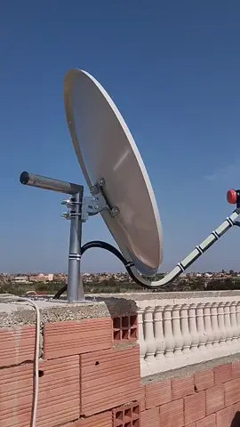 من عمل اليوم بلدية خير الدين 📍 تركيب برابول Bsat 90 سم و استقبال قمر Nilesat 7w بإشارة قوية استعملنا لاقط Icon ذو 8 مخارج و توصيل 5 كابلات 📡🛠️🧰 كل الغرف تشتغل بإشارة قوية 📶💯 تركيب حامل الصحن L بإحترافية cheville métallique 🔩🔧 اشارة قوية خبرة و تجربة في عالم السات 📶💯 الحمد لله عمل احترافي و متقن و الزبون راضي عن العمل مرحبا بالجميع 0663708286 ☎️ 0555151656 ☎️ #professionnel #matériel #plasma #satellite #fyp 
