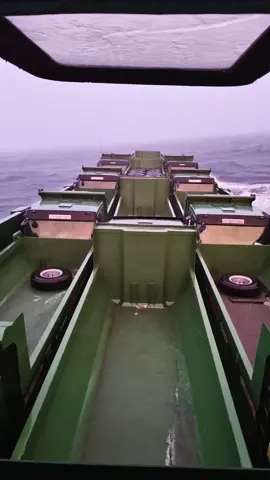 thời tiết hông đuợc đẹp mà thêm ông chời mưa nữa 😂😂