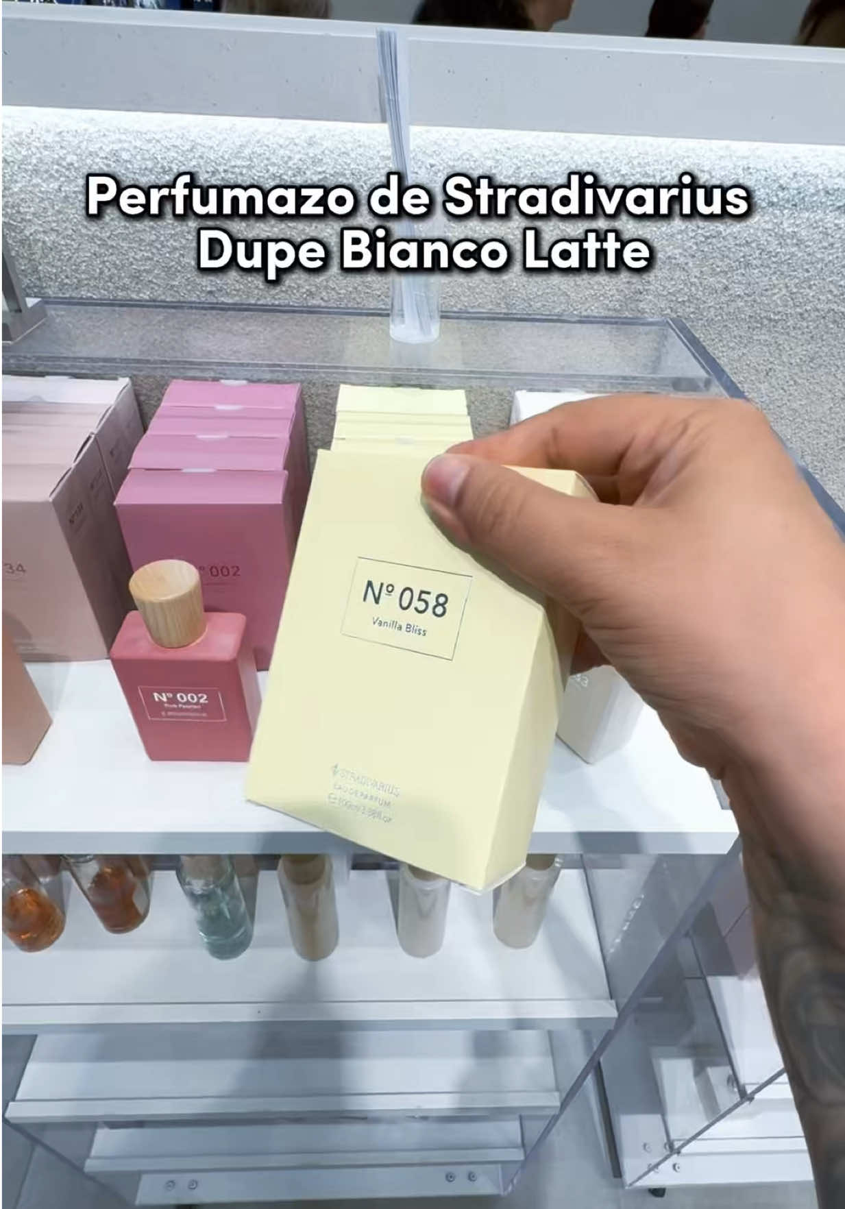 Perfumazo de Stradivarius para mujeres equivalente al perfume Bianco Latte🤩 #perfume #dupe #biancolatte #perfumesparamujer #stradivarius 