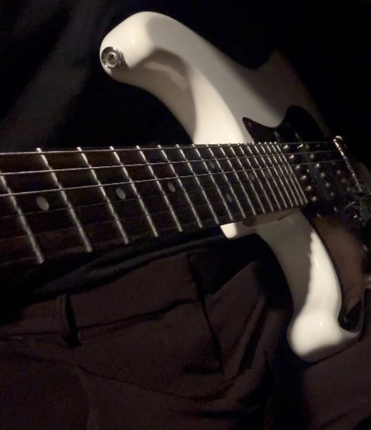 Bagian 390 | Aziz Hedra - Somebody’s Pleasure V2 cover guitar 🎸 // gear squier sonic stratocaster + nux mg30 // device ip16pm #azizhedra#somebodyspleasure#guitartok#fyp#galaubrutal🥀 