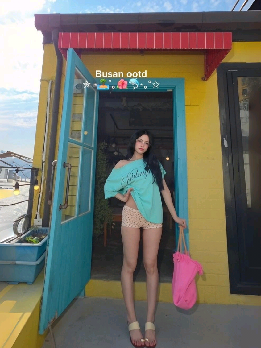 #busan #OOTD   ⋆🏝️˚｡🌺🐬⋆｡°✩
