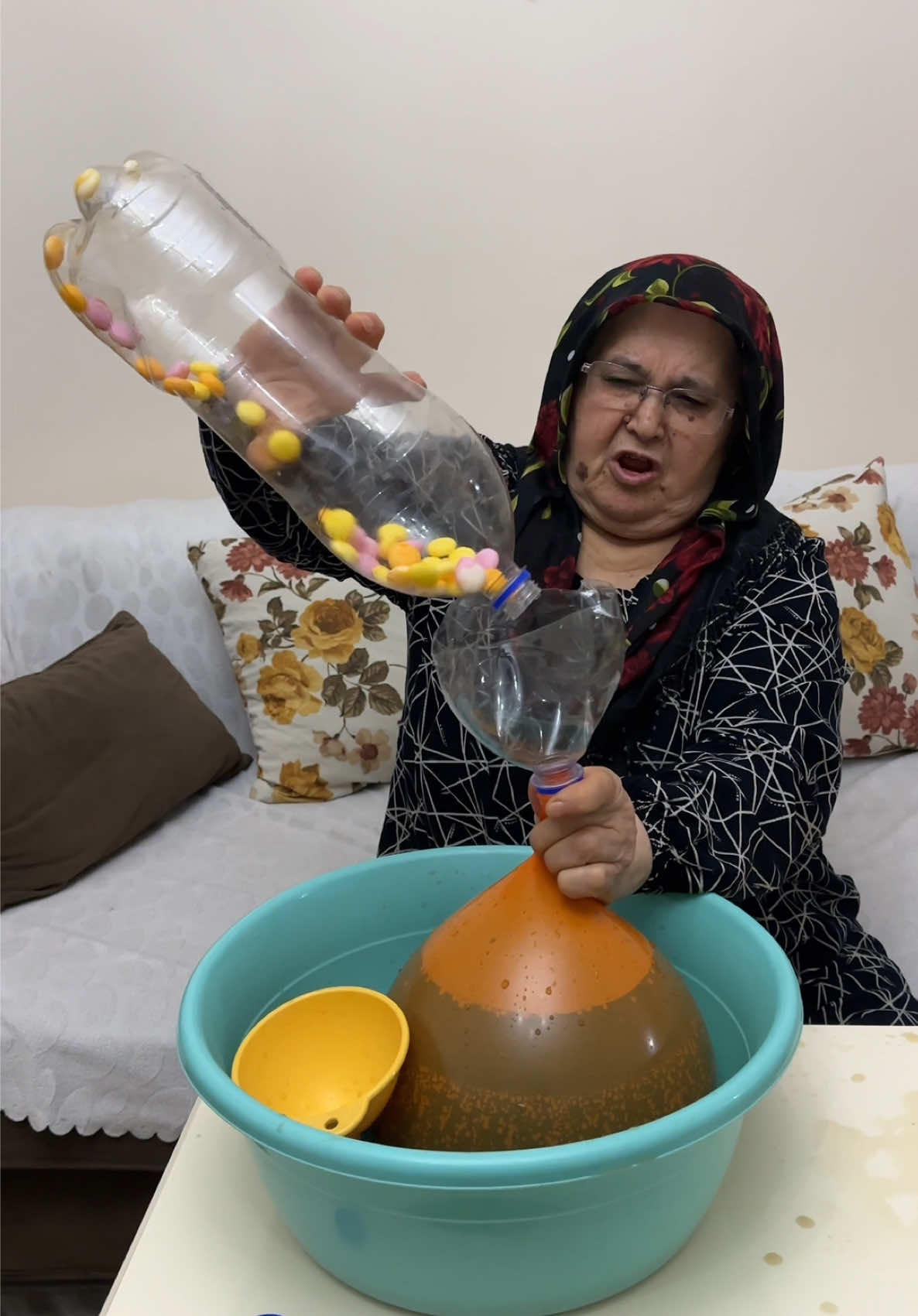 🎈🥤 Coke + Mentos Balloon Explosion vs Magic Paint Challenge! ✨🎨 #hayriyeanane #tiktok #reklamdeğil 