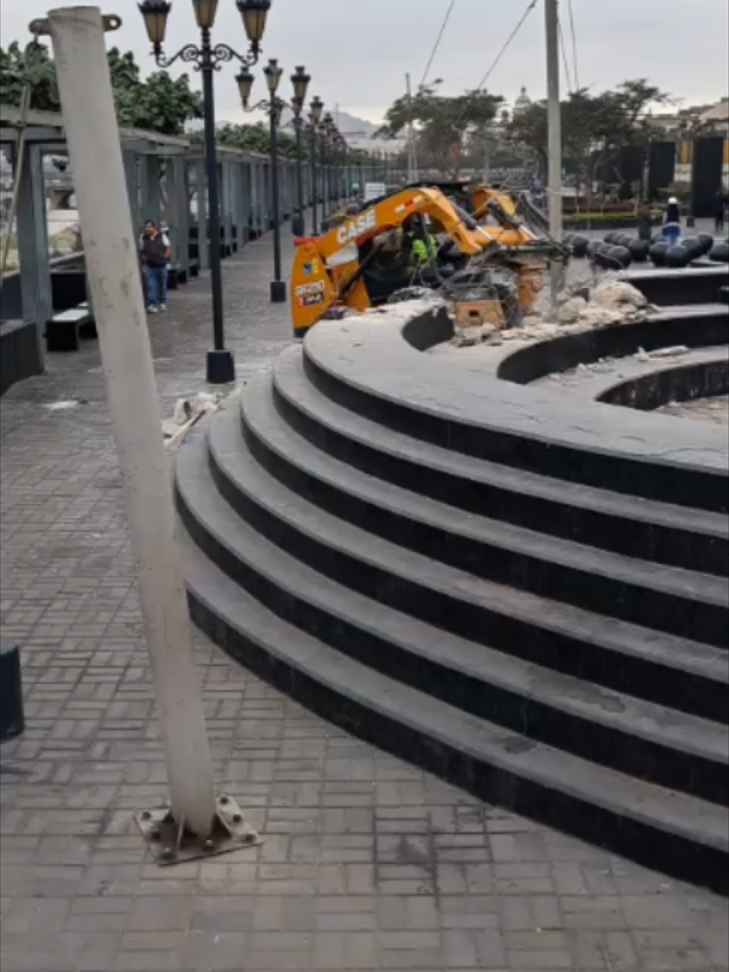 HOY AMANEZCO CON ESTA NOTICIA 😔QUE  EL MML A DESTRUIDO NUESTRO CENTRO DE TRABAJO DE AÑOS  SIN PREVIO AVISO O COORINACIÓN DE MILES DE PERSONAS QUE LABORAMOS DE HACE MUCHOS AÑOS, FUE ALGO INESÉRADO SIN UN PREVIO AVISO O UNA REUBICACIÓN A TODOS . YA QUE NO SOMOS ANIMALITOS CON EL RESPETO QUE HASTA ELLOS SE MERECEN !!AHUN ELLOS SABIENDO QUE HAY PADRES,MADRES Y SOBRETODO COMICOS ARTISTAS DEL PUEBLO QUE ESTAN DISCAPACITADOS Y QUE SOLO SE DEDICAN A ROBARLES UNA SONRISA A MUCHAS PERSONAS AQUEJADAS POR EL GOBIERNO QUE SOLO SABEN TAPAR SU BASURA DESTRUYENDO  SITIOS PUBLICO ,CHAMPANDO INOCENTES PARA DECIR QUE ESTAN TRABAJANDO Y  TANTA BASURA QUE TAPA A DELICUENTES DE SACO Y CORBATA....PERO DIOS NO DARA´SALIDA A TODO LA MALDAD QUE SE PONE EN EL CAMINO ..#comicos#jus#ticia#viral#comicosambulates @mallita♥️fiufiu🐴 @familiafiufiu ❤️🐴 @Tamara Hidalgo Velas 
