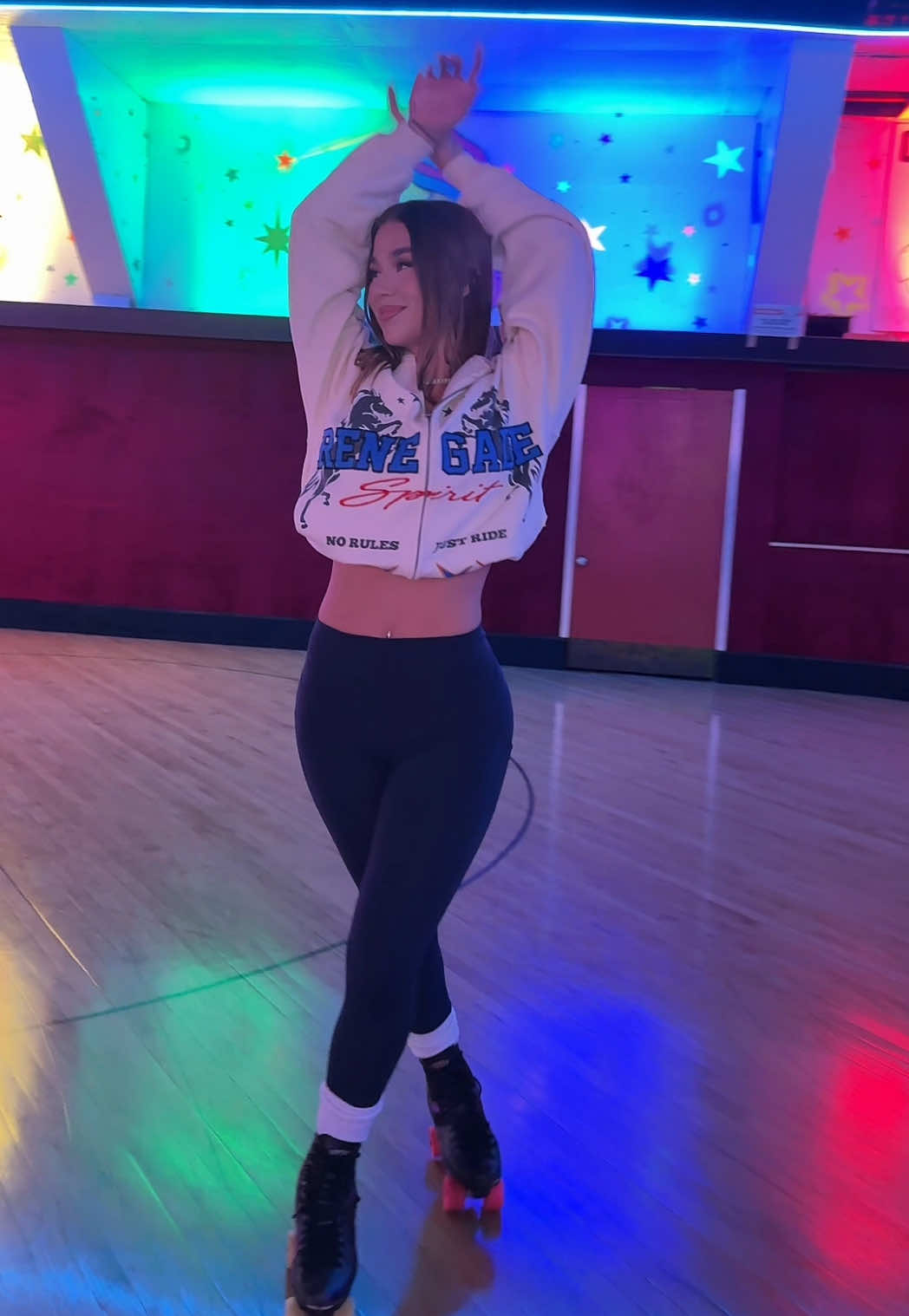 I will find my way 🥰🛼🤍 #hatethatimadeyouloveme #arianagrande #fyp #skate 