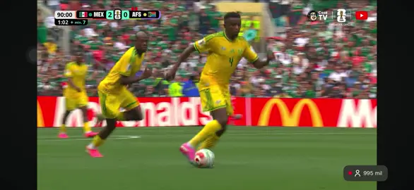 🚨🟥 3º JOGADOR EXPULSO DA COPA DO MUNDO 2026! Agora foi a vez de um jogador do México 🇲🇽 receber cartão vermelho e deixar sua equipe com um a menos em campo. 😳 E a polêmica já começou! O primeiro cartão vermelho considerado duvidoso do Mundial foi aplicado por uma equipe de arbitragem brasileira. 💬 Você concorda com a decisão da arbitragem? 👇 Comente sua opinião! #CopaDoMundo2026 #WorldCup2026 #Mexico #CartaoVermelho #Expulsao      Jogo Ao Vivo na @CazéTV 