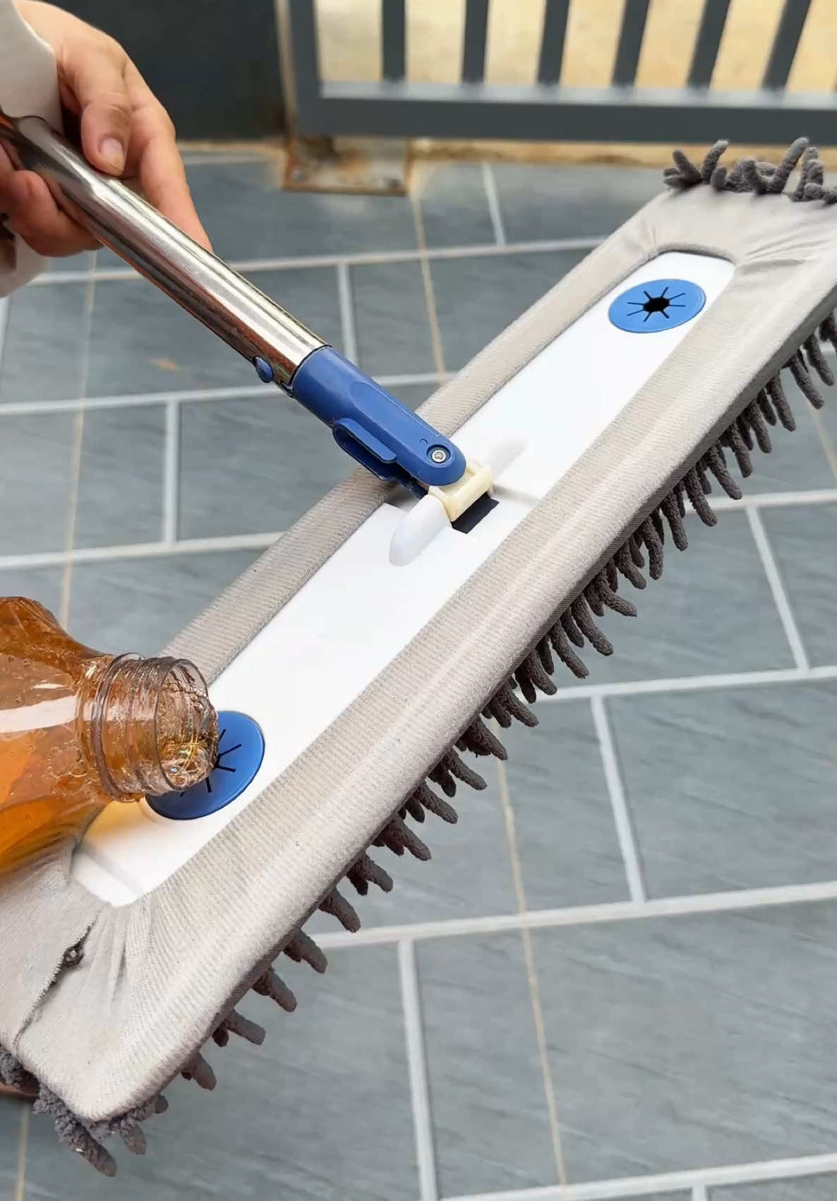 cây lau tự vắt san hô lau nhà nhanh sạch nhẹ nhàng có chỗ bỏ nước lau sàn không cần xô chậu rùm rà #thinhhanh #xuhuong #caylaunha #caylaunhatuvat 