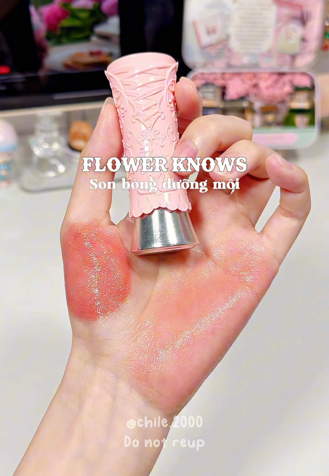 Son bóng dưỡng môi Flower Knows Swan Ballet màu mơ sữa siu xinh #sonbong #flowerknows #flowerknowsswanballet #review #chichi2k 