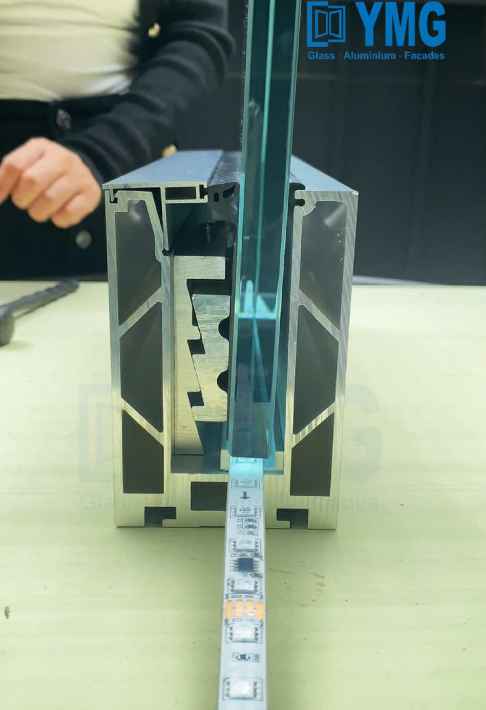 How to install a led glass railing?#LEDGlassRailing #GlassBalustrade #ModernRailing #ArchitecturalLighting #CustomRailing 
