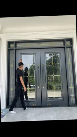 Cửa thuỷ lực kết hợp phào trong cánh, thi công kv miền bắc