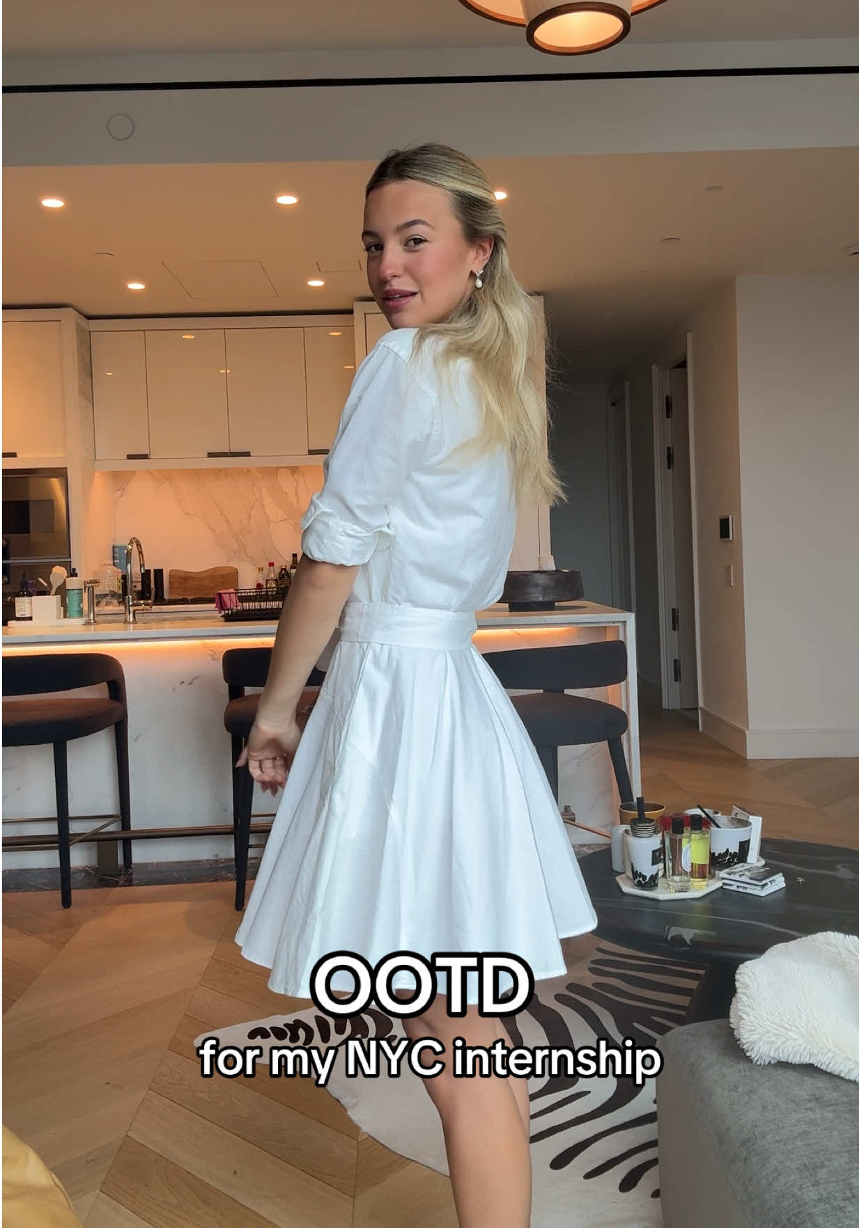 Feeling ballerina today 🩰 HAVE THE BEST FRIDAY EVER WE DESERVE IT!! #OOTD #workoutfit #outfitinspo #internoutfit #summerdresses 