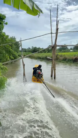 Drift ko chỉnh tốc, có nhiêu chơi nhiêuuu 🤡 #travel #dulich #cantho #mientay #dulichmientay 