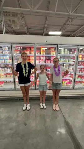 ICE CAREEEM!!! (With my besties forever all together!!) IN THE ICE CREAM AISLE!! 😎😜💓🫶🐾💖💗🍀🫣💞💕🙈🌻🎉🍓👇🍪🥰🥳💐🦩☀️🌞⛱️🍉👗👙🩰🌅@𝓈ℴ𝓅𝒽𝒾𝒶 ౨ৎ #milealis #bestiesforever #icecream #bestdadever💕 #HEB 