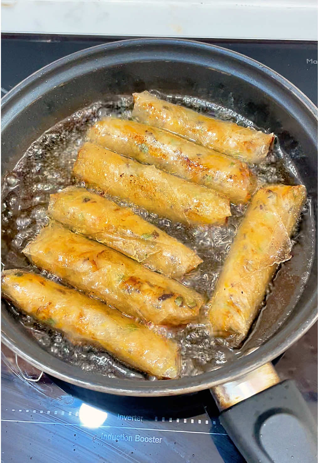 Vỏ ram làng Vân . 1 xấp 500 gr , số lá từ 80 đến 90 lá . Mềm dẻo, dễ cuốn. Chiên lên giòn rụm , ăn rất ngon #voram #laram #voramhatinh #thamsang300319  @Thắm Sang 