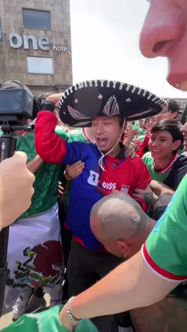 hasta se le abrieron los ojos al chinito   #guadalajara #FIFA #fanfest #foryou 