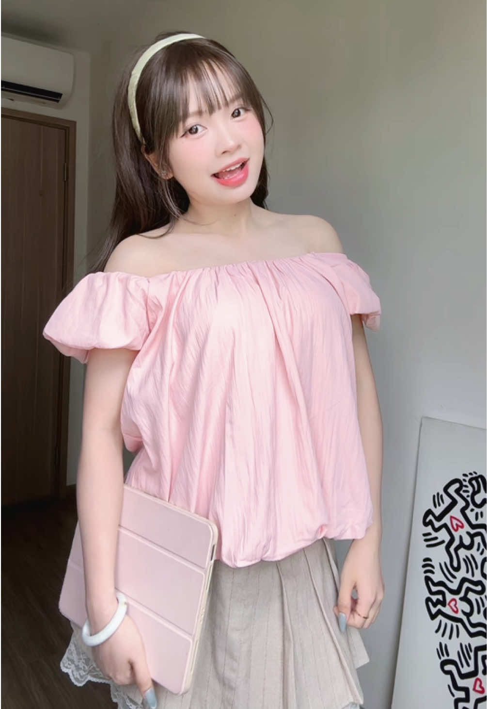Có ai thấy em áo này không phải gu nhưng vẫn mê hongg ?? #mihohouse #OOTD #aoxinh #phoidoxinh 