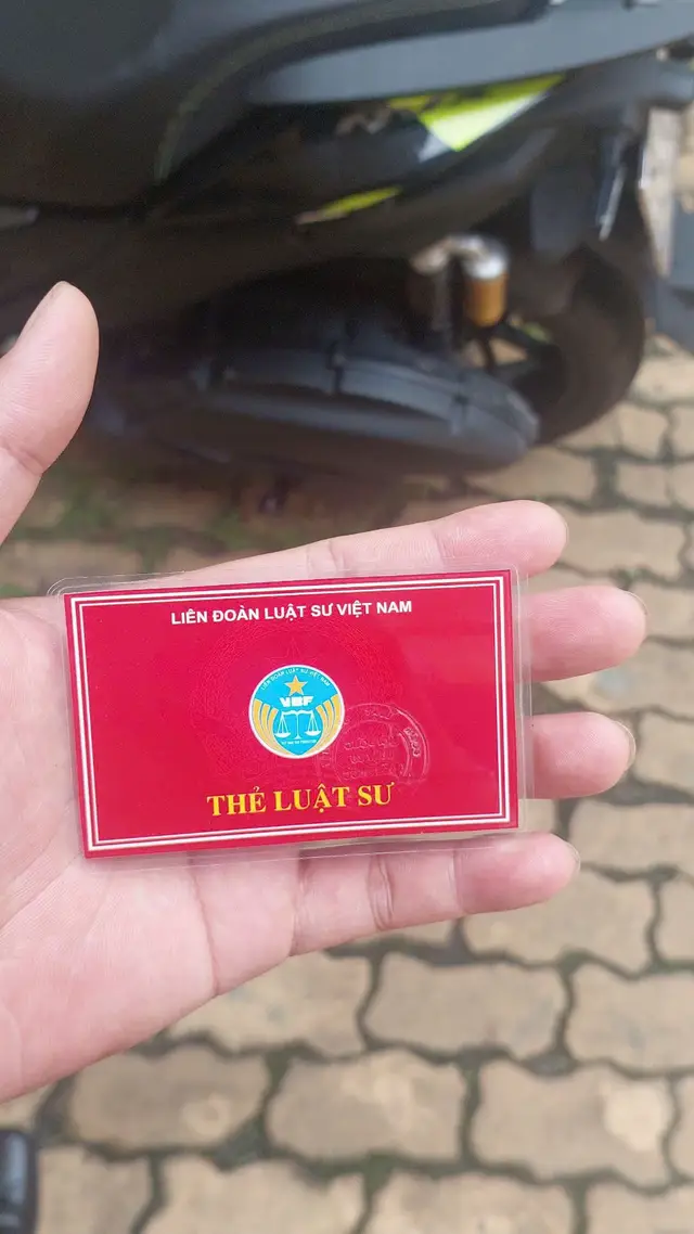 Vụ tư vấn đầu tiên: Phân chia di sản thừa kế Vụ án đầu tiên: Giải quyết ly hôn có yếu tố nước ngoài Vụ việc đàm phán thành công lần đầu tiên: Tranh chấp hợp đồng vay tài sản cho khoản vay cách đó 10 năm Anh chị cần tư vấn về pháp lý miễn phí thì liên hệ Luật sư Khuê nhé #luatsu  #tưvanmienphi #phaply  #luaátuNguyenVanKhue