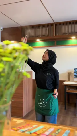 Kita selalu memastikan toko tetap bersih dan segar dengan aroma yang menenangkan, agar kalian semakin nyaman berbelanja di Kama Watch Store🤍 