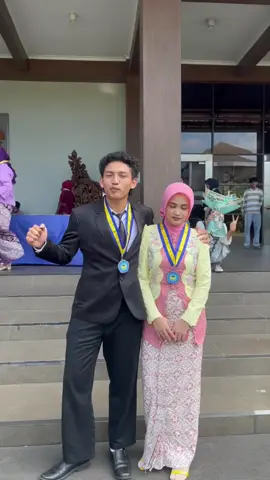 DEG BANGET😅 #fyp #graduation #brunomars #trending  #ganteng 