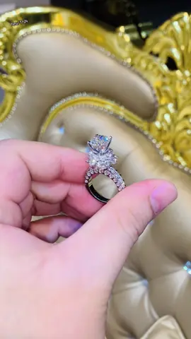 Nhẫn nữ💎 đài hoa nhìn lướt qua thấy sang , nhìn kỹ lại càng quý phái #jewelry #nhẫnnữ #tamluxury #gutinhte #tinidiamondboiz 