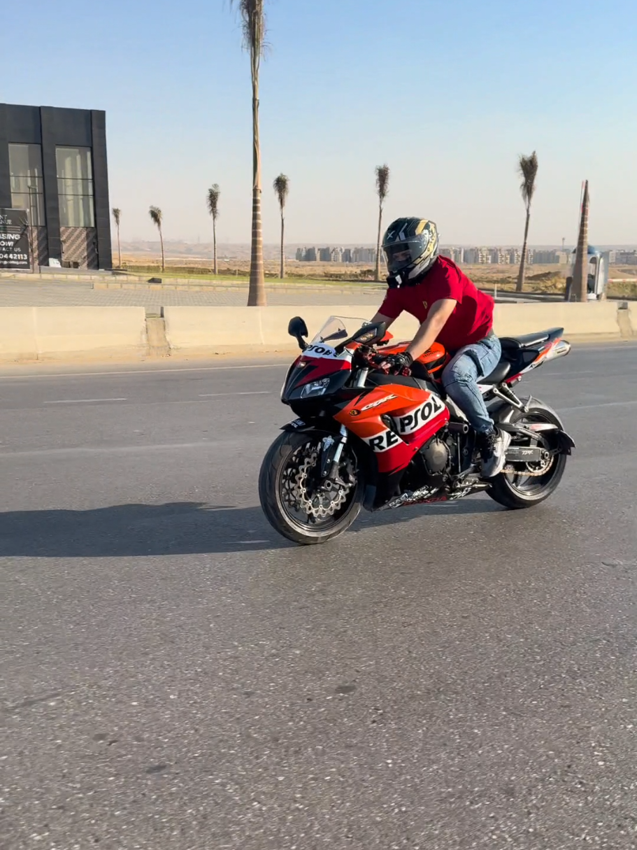 اي رايكم في الموتسكل بعد التجديد؟ #موتسكلات #followers #honda #cbr1000rr #egypt @مستر بيسو ⛎ 