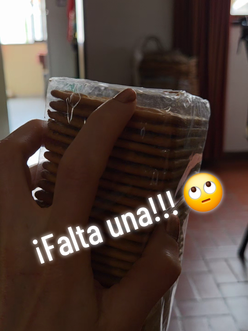 Fui estafada... 🤣🤣🤣 #galletas #faltante #gracioso #mefalta #hurto 