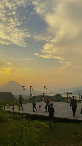 Tempat nyunset terbaik di sukatani purwakarta #gunungsembung
