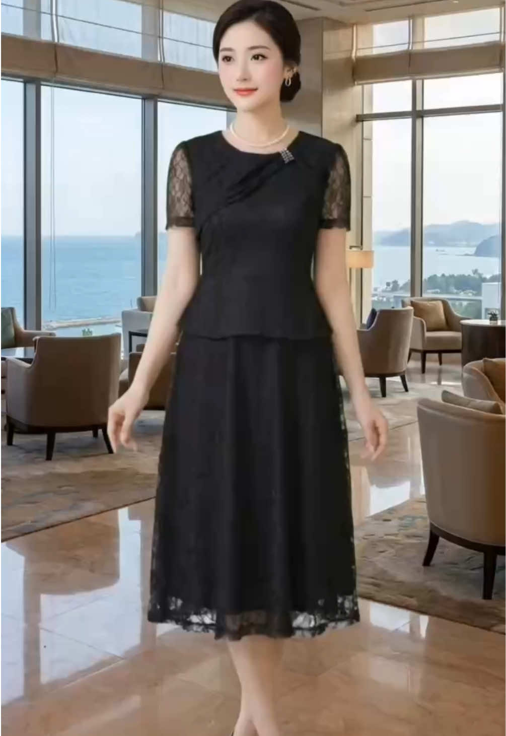 Sắc đen ren huyền bí – biểu tượng của sự sang trọng vượt thời gian 🖤✨ Thiết kế peplum nhẹ nhàng kết hợp chân váy ren mềm mại giúp tôn dáng thanh thoát, mang đến vẻ đẹp quý phái và cuốn hút cho quý cô trong những buổi tiệc, sự kiện hay gặp gỡ trang trọng. #damtrungnien #damquyba #thoitrangtrungnien #thoitrangquyba #damren                🖤👗