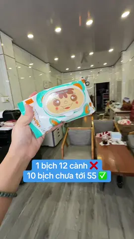 Khăn giấy ướt Baby an toàn lành tính - dày dặn - dai và dẻo - không màu không mùi phù hợp khi sài lên da của bé 