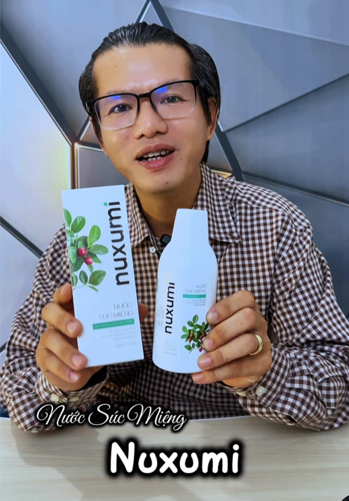 Nước súc miệng Nuxumi 280ml . Hỗ trợ khử mùi hôi miệng, giảm viêm lợi và mang lại hơi thở thơm mát. Với thành phần nổi bật gồm Chlorhexidin DG 0,12% giúp làm sạch khoang miệng, hỗ trợ ngăn ngừa mảng bám , sâu răng, viêm nướu và viêm nha chu #nuocsucmieng #nuxumi #baoverangmieng #affiliatemarketing #thaivan879 