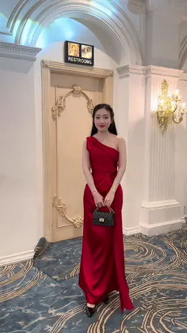 Mặc váy này đi ăn cưới nyc đc ko các chị đẹp #damdutiec #damthietke #vaydutiec #vaythietke #vaytrevai 