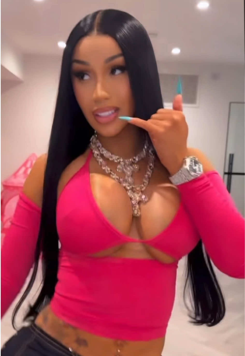Cardi is outside tonightttt😍🔥 @Cardi B #Cardib #Cardi #knicks #viral #fyp 