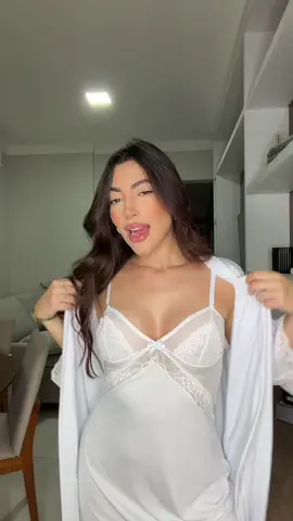 A camisola já é um charme, mas o robe deixa tudo ainda mais bonito 🤍 #kitrobe #robecamisola #camisola #camisolafeminina #robeecamisola 