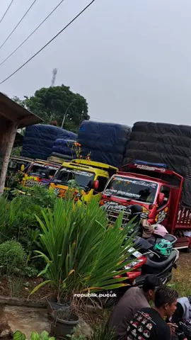 romansa supir truck tasikmalaya🤝 #fypシ゚ #storytruck #truckmaniaindonesia 