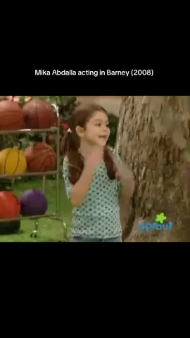 she was so adorable 😭😭 #mikaabdalla #alliehayes #offcampus #barney #fyp 