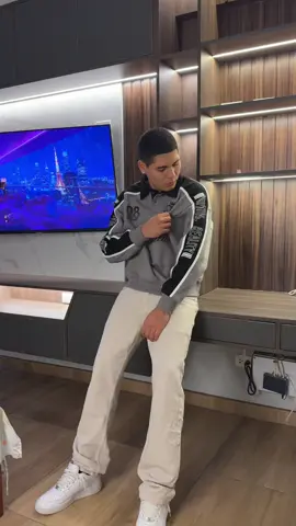 Hoodie + pantalón S/.135  Promoción válida solo si nos envía el link de este video  Compra al Ig Twentymoda1 Compra al +51 🇵🇪902 🇵🇪675 🇵🇪269 Compra en tienda dirección en la descripción del perfil