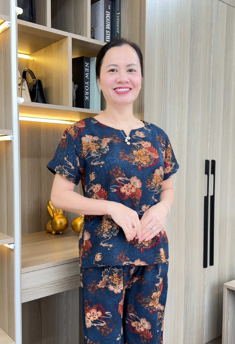 Mẹ mặc lên nhìn thật dễ chịu#dobotrungnienchome #tinhdobotrungnien 