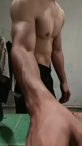 upper lower is peak .  .  #fyp #gym #trending #foryoupage #body