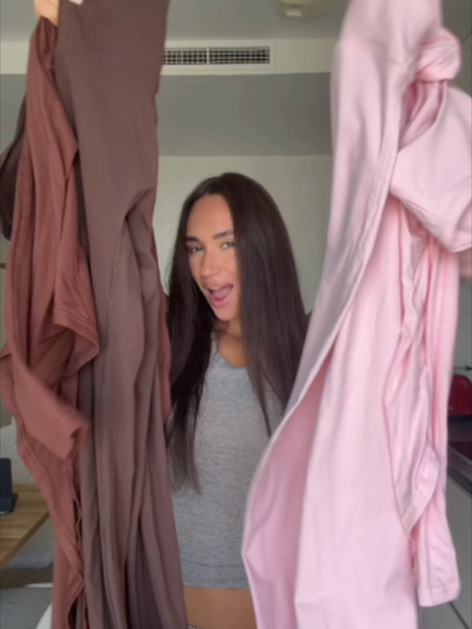 Two shades. One impossible choice. #activewear#pilatesoutfit #itgirl #fyp