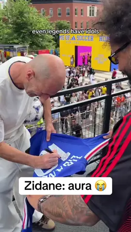Everyone is a fan of Zidane 😭👏 @Paul Labile Pogba #zidane #fifa #worldcup #fifaworldcup #futbol 