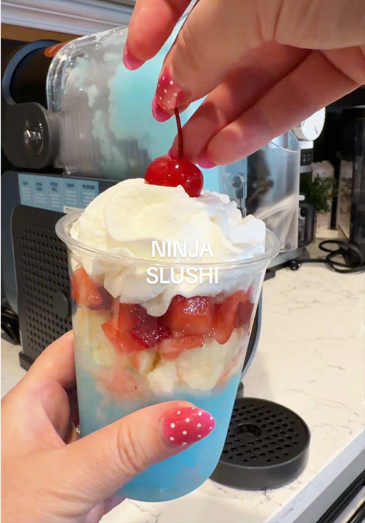 Ninja Slushi is for the moms this summer 🙌🏻 don’t forget to claim that coupon! #dealsforyoudays #ninjaslushi #slushymaker #slushymachine #summerwins 