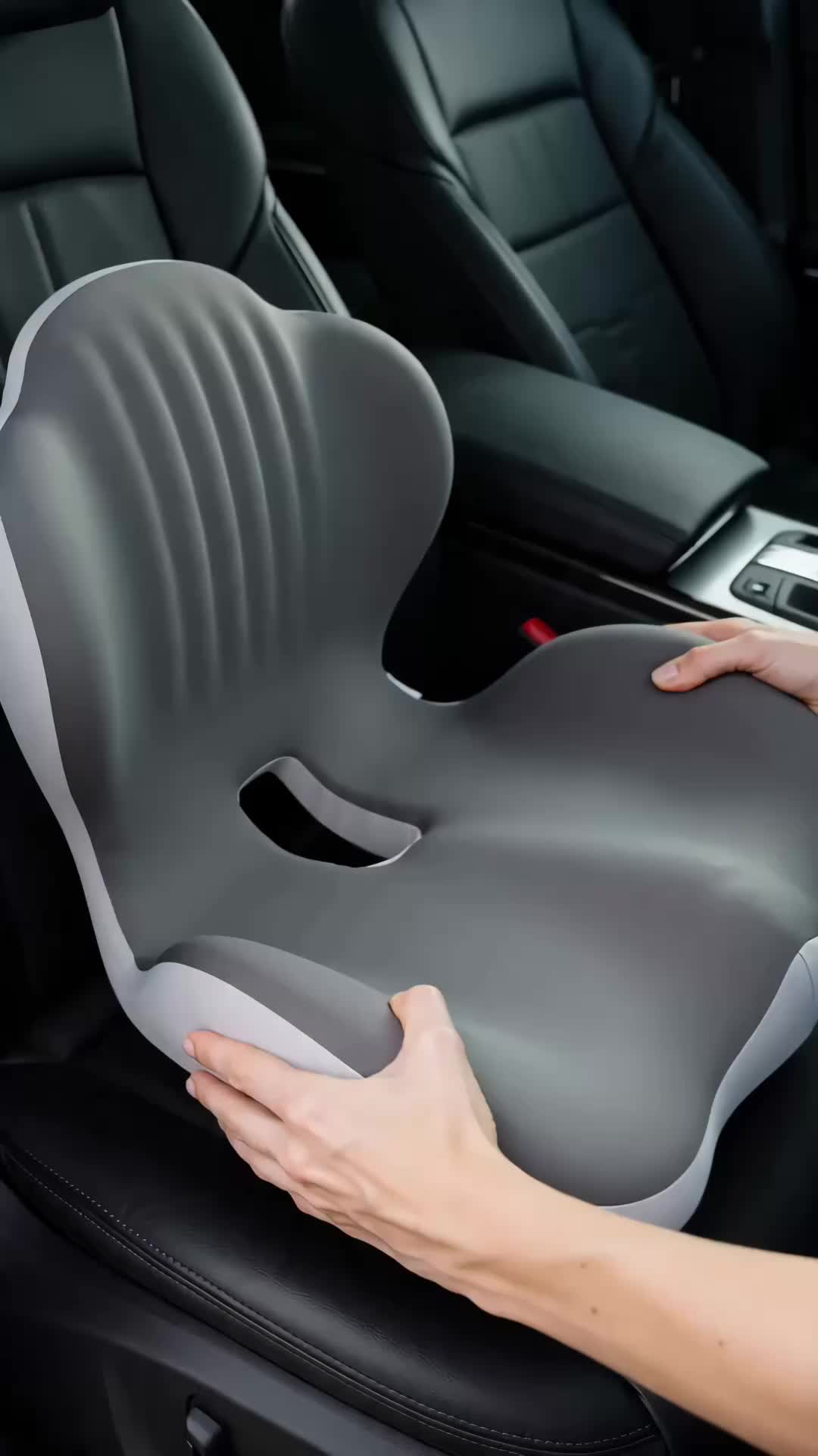 Une astuce simple pour améliorer le confort de vos trajets quotidiens en voiture. 🙌 #caraccessories #smoothingshapewear #carmats #recliner #physiotape #sanitarypads #ergonomicpillow #homeaccessories #massageems #shapewearbodysuitforwomen #TrajetQuotidien #Voiture #SiegeAuto #AstucesDuQuotidien #ConfortEnVoiture #EmpecherLaChaleur #PostureParfaite #CoussinLombaire