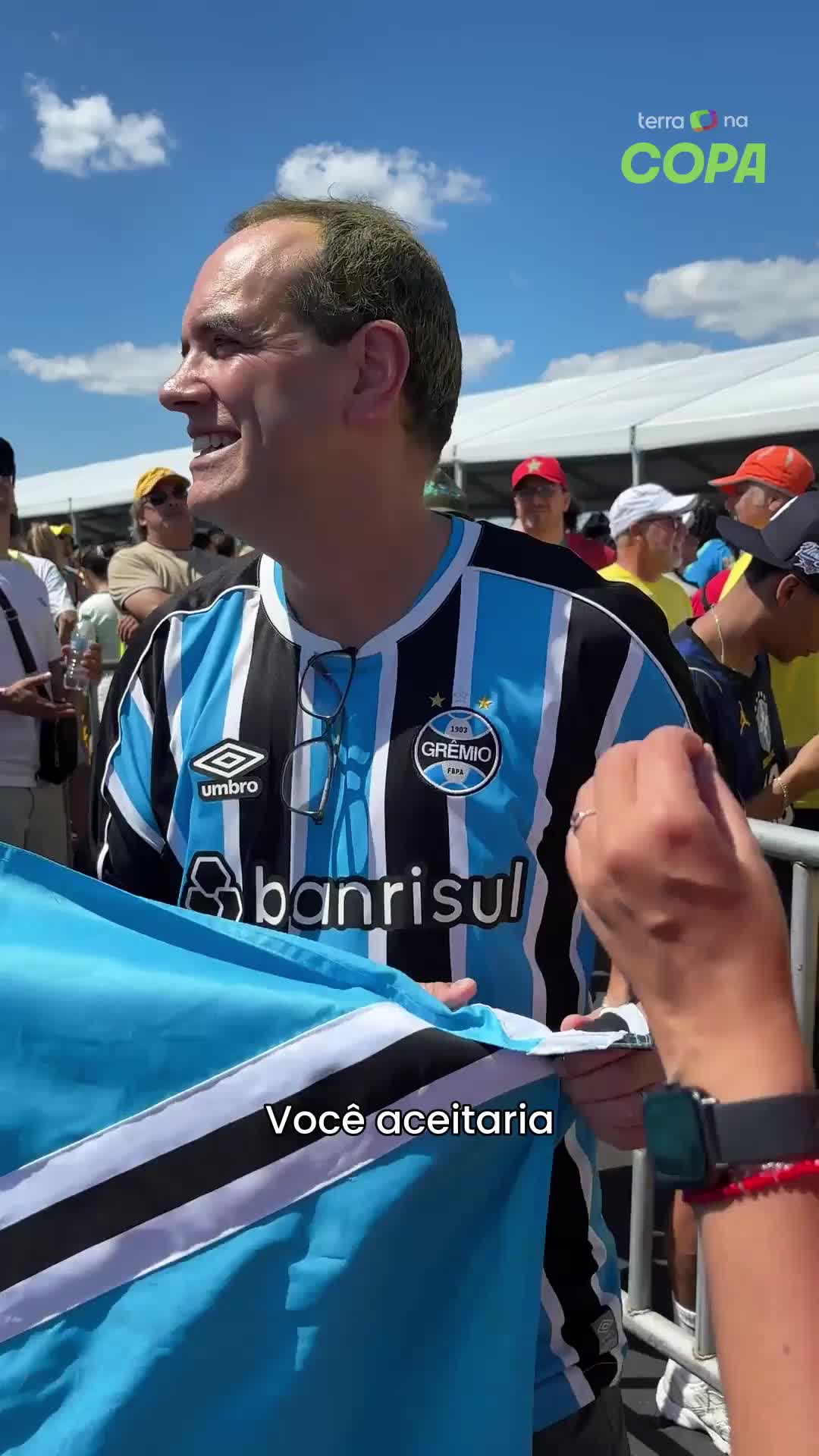 UMA ESCOLHA MUITO DIFÍCIL? Você aceitaria o seu time ser rebaixado para que o Brasil fosse hexa da Copa do Mundo? Foi essa a pergunta que o Terra Esportes fez a torcedores que acompanham a Seleção Brasileira na Copa do Mundo. Confira as respostas. #shorts #terraesportes #terranacopa #copadomundo #futebol #hexa