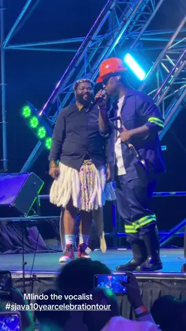 Mlindo the vocalist at the #sjava10yearcelebrationtour ❤️‍🔥❤️‍🔥❤️‍🔥